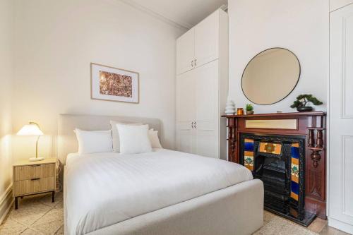 Albert Park House | Little Ogrady - City to Sand Couples Retreat