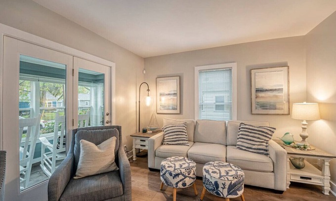 South Haven House | Little Porch of Haven