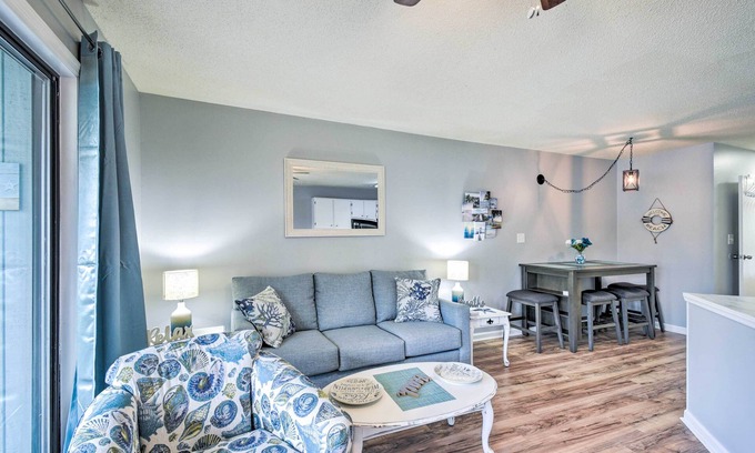 Little River Condo | Little River Condo w/Pool ~ 3 Mi to Beach!