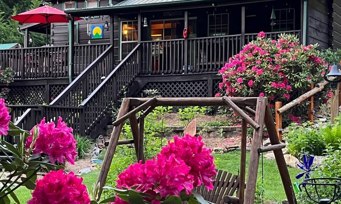 Sparta Cabin | Little River Waterfront Cozy Cabin