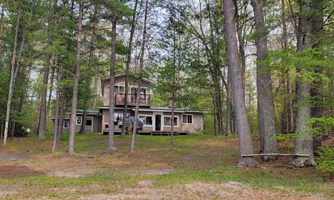 Lewiston Cabin | Little Wolf Lodge-"Up North" lakefront cabin!