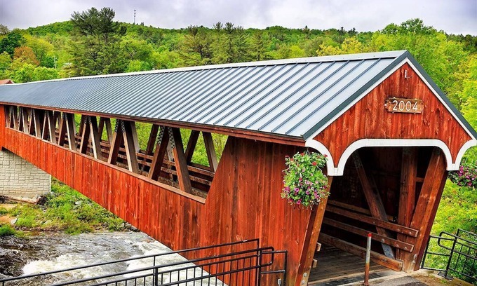 Littleton Apartment | Littleton NH! White Mountains hottest destination!