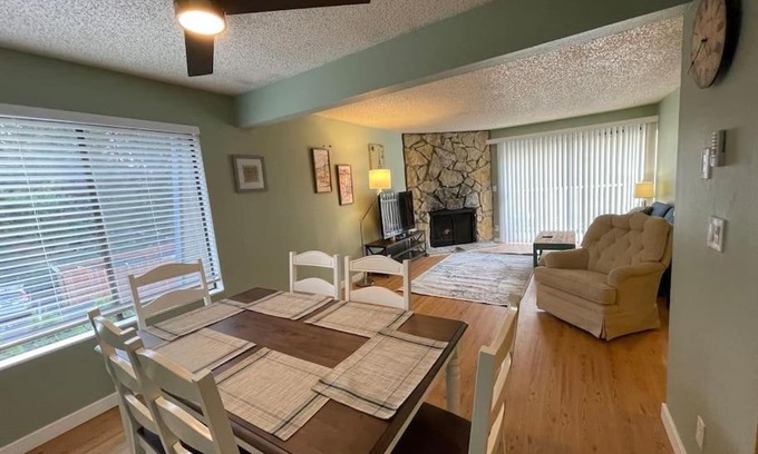 North Juanita Apartment | Livable A in kirkland