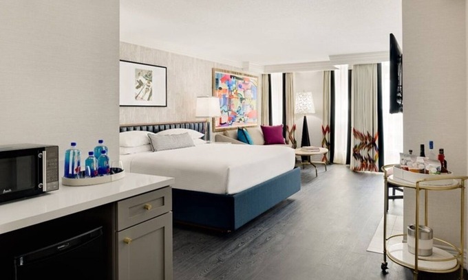 Tri-West Apartment | Live Comfortably: Full Kitchen Suite in West Hollywood