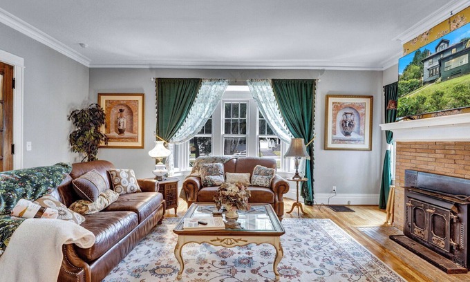 Rochester House | Live in sophistication and elegance in your VRBO home