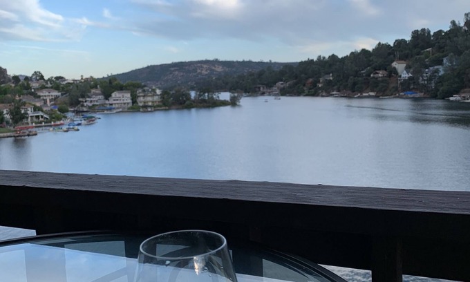 Copperopolis House | Live-L❤️ve- LAKE TULLOCH Waterfront Condo! Swim, fish, paddleboard & kayak! 😃FUN