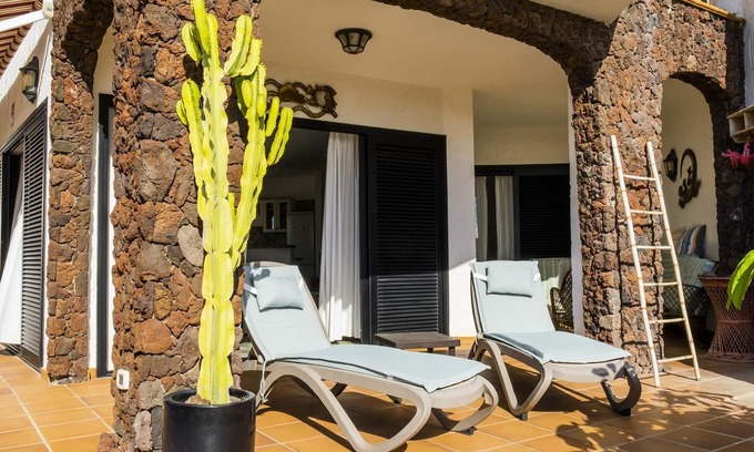 Poris de Abona Villa | LIVE PORIS BEGONIA 89
