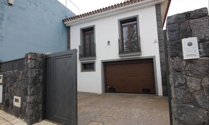 Tacoronte Villa | Live Tacoronte La Caridad