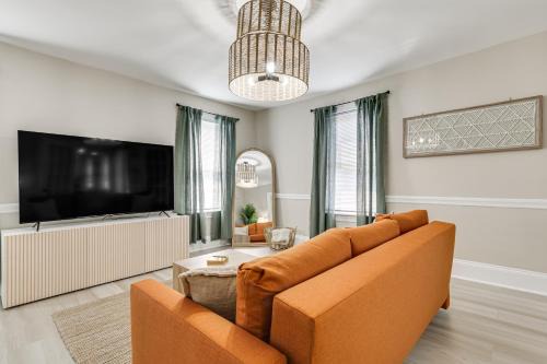 Federal Hill Apartment | Lively Area Downtown Providence Apartment!