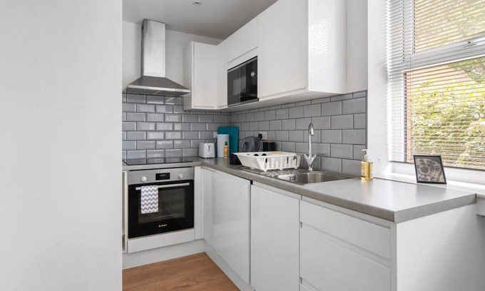 Aylesbury Apartment | Livestay Modern Two Bed Apartment in Aylesbury14