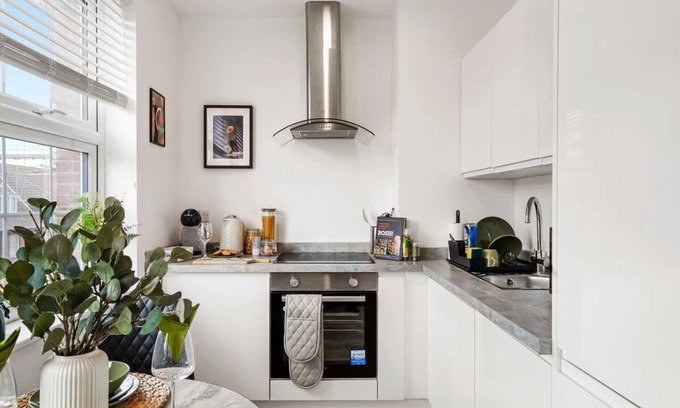Burnt Oak Apartment | Livestay Modern Apartment in Burnt Oak DUP