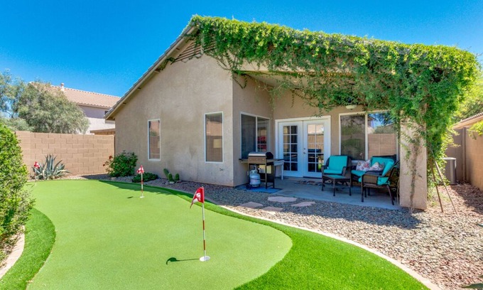 Maricopa House | Livin' la Vida 'copa! Community Pool Maricopa Cool