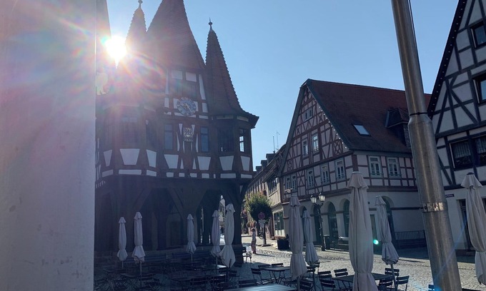 Michelstadt Apartment | Living by the historic town hall