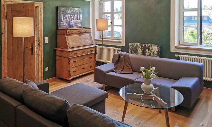 Presseck House | Living in historical ambience in the Franconian Forest.