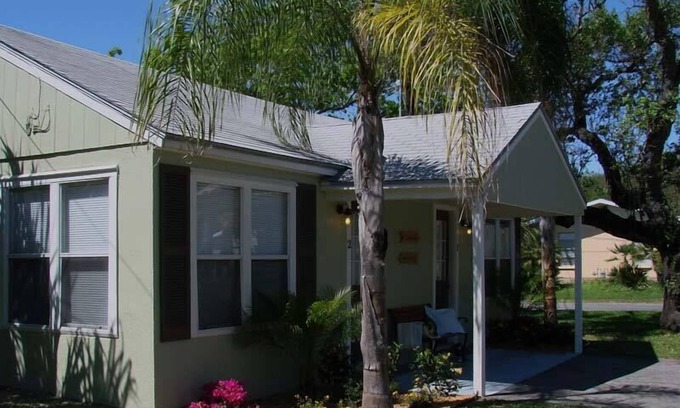 Fulton Cottage | Living On Island Time #2 - Cozy Coastal Cottages With A Whole Lot Of Charm!