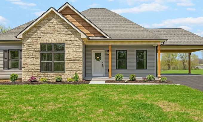 Mammoth Cave House | Living Relaxed - Brand New Home - Lake Property - Backs Up To Mammoth Cave Land