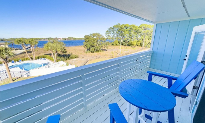 Sunnyside Condo | LšK! NEW VRBO! Beach & Lake; Boat Ramp; Lake Powell! Rent both sides, sleeps 18