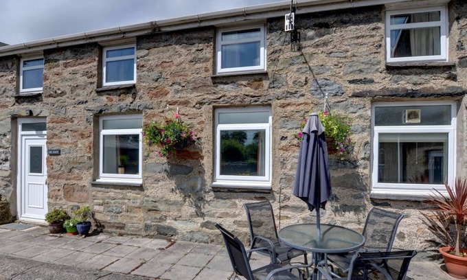 Porthmadog House | Lle Bach in Porthmadog