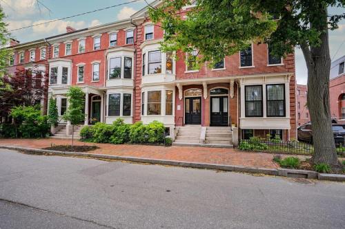 West End Apartment | Local Landmark - Gorgeous Historic Home