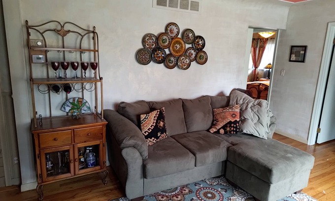 Livonia House | Local Livonia House