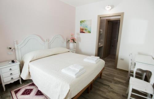 Monserrato House | LOCANDA VECCHIA FATTORIA