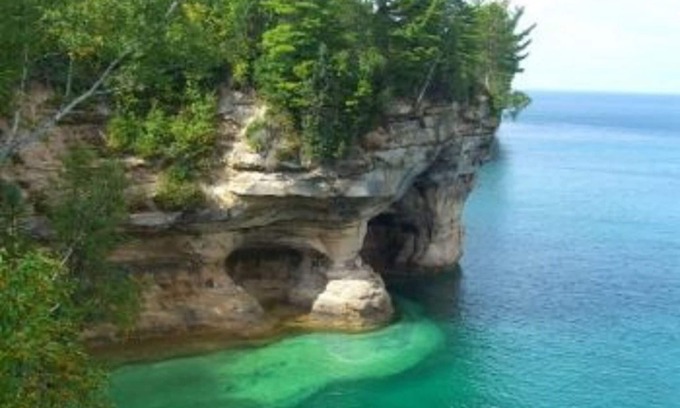 Munising House | Located in Munising! Affordable 3 bedroom! Convenient for ice climbing & Skiing!