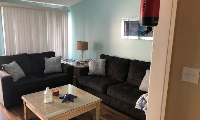 York Beach House | Location! 2 min Walk to Short Sands Beach