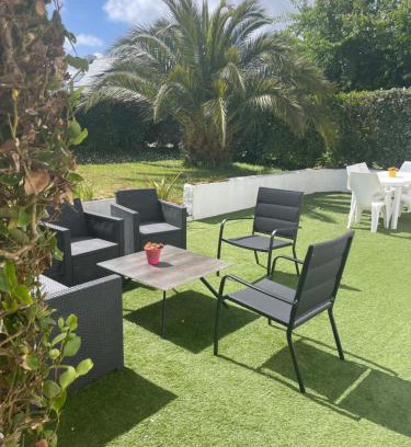 Le Palais House | Location 6-8 personnes avec jardin 15 mn à pied du port