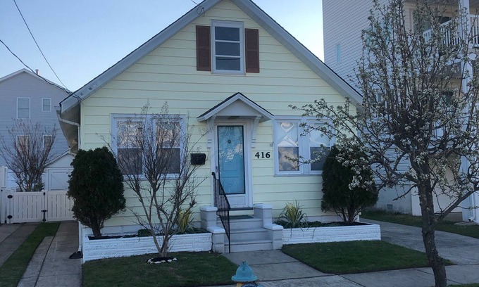 North Wildwood House | Location! Location! Location! North Wildwood and Dog Friendly