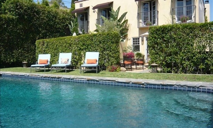 Larchmont House | Location Location Location!Steps from Paramount and More!