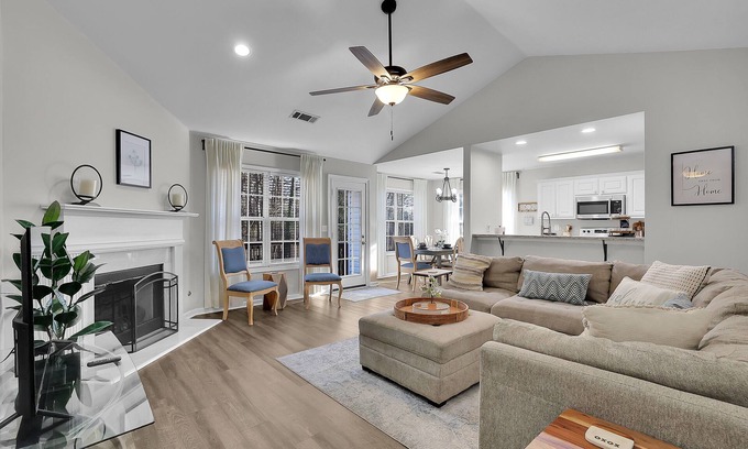 Buford House | Location, Location! Minutes away from Mall of GA!