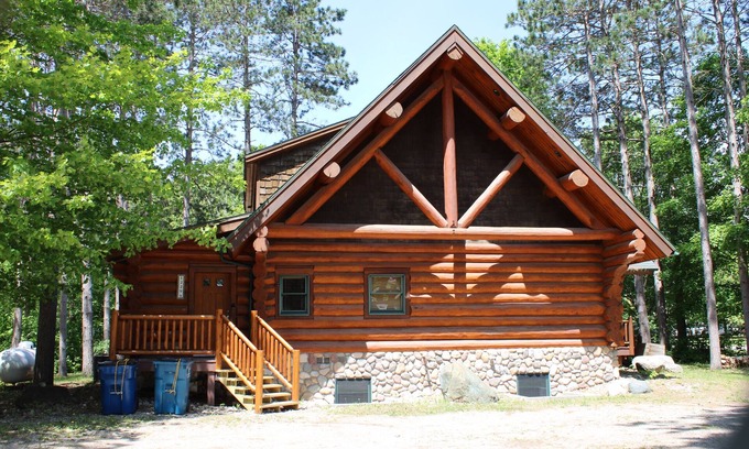 Thompsonville House | Location! Location! Location! Lodge home sleeps up to 16, walking distance to CM