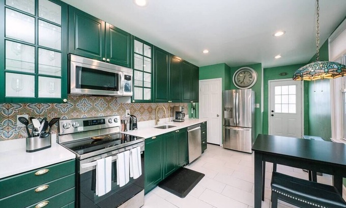 Central Northside House | Location | Office Space | Walkable | Spacious