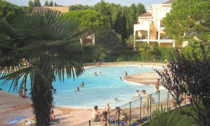 Mougins Apartment | Locations-06 les oliviers, residence swimming pool
