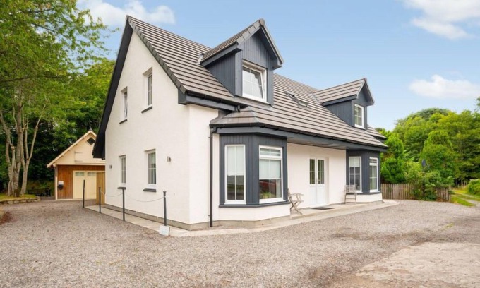 Drumnadrochit House | Loch Ness House by Interhome