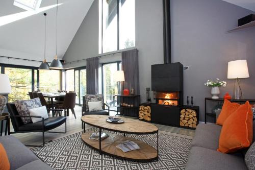 Bruichladdich Resort | LOCH TAY HIGHLAND LODGES and GLAMPING PARK