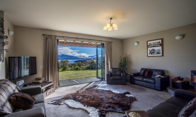 Te Anau Bed & Breakfast | Loch Vista Bed & Breakfast