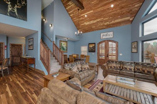 Branson House | Lodge 18