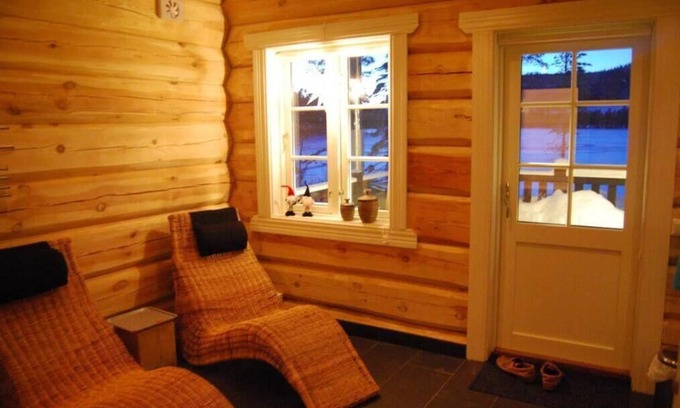Klovsjo Cabin | Lodge by lake and slopes