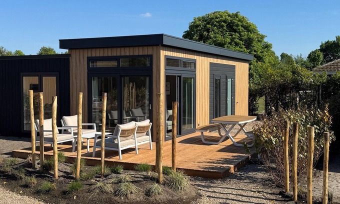 Ouddorp Cabin | Lodge Duynhof 7 holiday home in Ouddorp near the North Sea