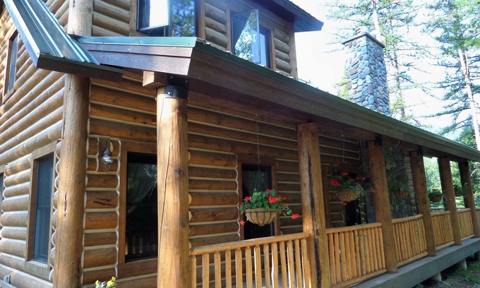 Coram Cabin | Lodge like log home on the Flathead River