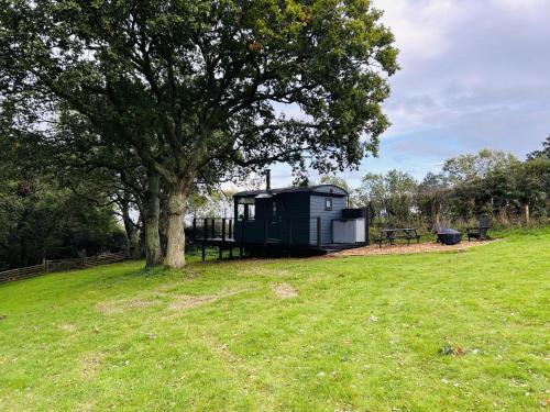 Liverton House | Lodge on Teign River 1 Bed Sleeps 2 Parking