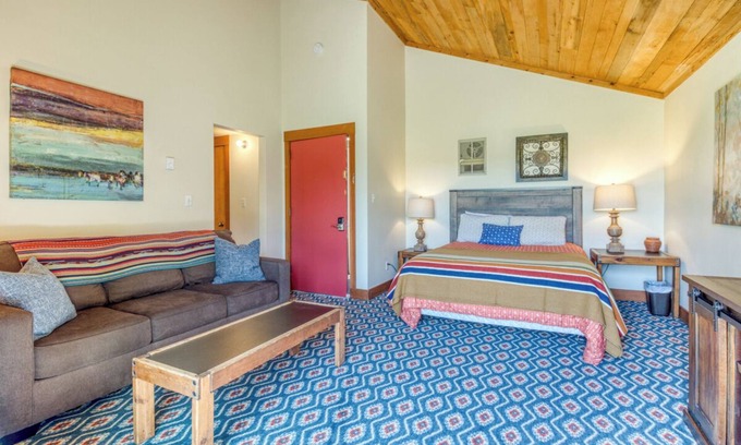 Black Butte Ranch Condo | Lodge Room 34: Studio, 1 BA in Black Butte Ranch, Sleeps 2