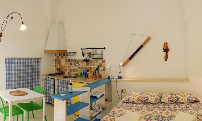 Presicce Apartment | Lodge Scirocco for 2 p with kitchen, in Masseria with shared pool in Salento