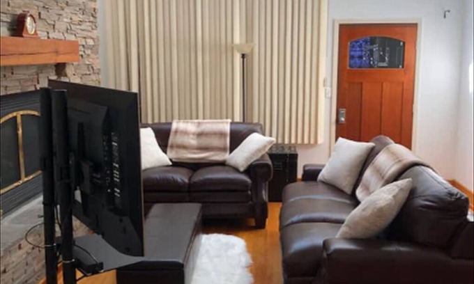 Downtown Apartment | Loft apartment in the heart of downtown New Haven and blocks from the Omni Hotel