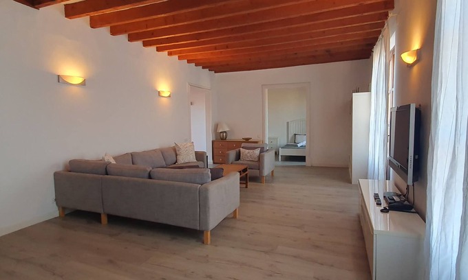 Old Town Apartment | Loft con excelente ubicación (Centro) a 10 minutos del Aeropuerto San Joan