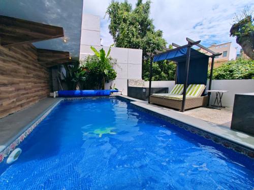 Jimenez Apartment | Loft Estilo & Diseño, disfruta de alberca climatizada, 2 jacuzzis para tu uso personal y exclusivo con agua caliente y sistema de hidromasaje tipo Spa, terraza privada y asador de carbon