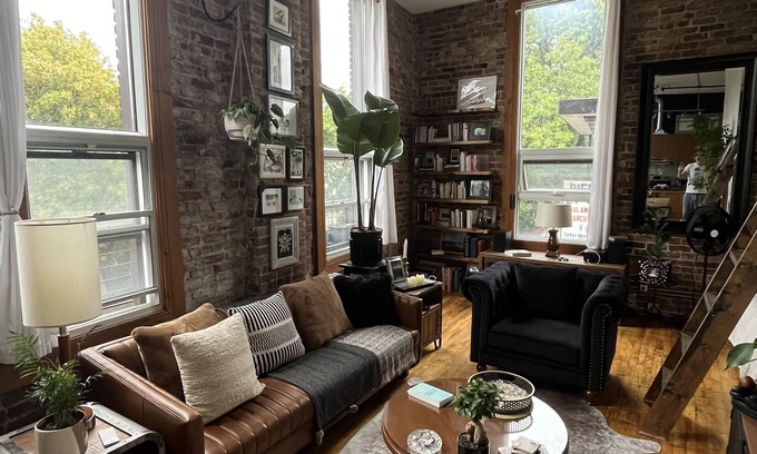 Hochelaga-Maisonneuve Apartment | Loft Industriel Totalement Équipé Situé à une Minute de Marche de Tout!