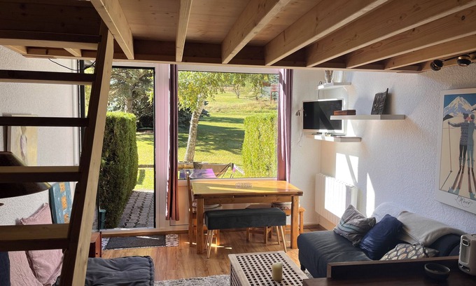 La Salle-les-Alpes Apartment | Loft-like garden level. 3-room mountain corner
