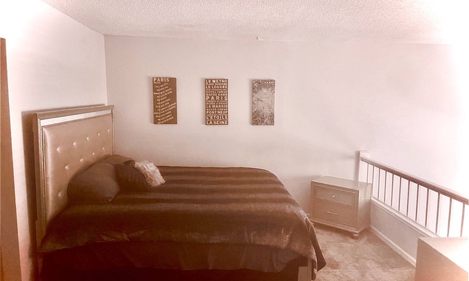 Clarkston Apartment | loft style unit. perfect for a relaxing getaway,15 min from shopping and more!